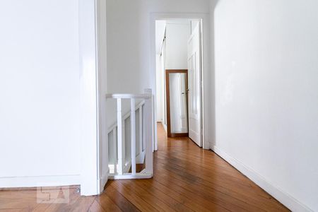 Hall da escada de casa para alugar com 2 quartos, 120m² em Paraíso, São Paulo