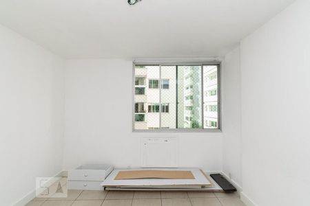 SUÍTE de apartamento para alugar com 2 quartos, 60m² em Icaraí, Niterói