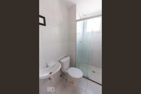 Banheiro de apartamento para alugar com 2 quartos, 43m² em Água Branca, São Paulo