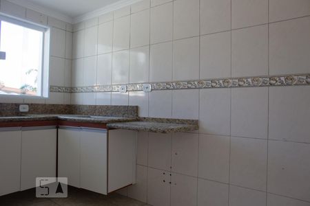 Cozinha de casa de condomínio para alugar com 1 quarto, 52m² em Vila São Francisco (zona Leste), São Paulo