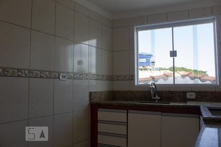 Cozinha de casa de condomínio para alugar com 1 quarto, 52m² em Vila São Francisco (zona Leste), São Paulo
