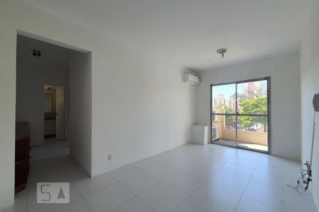 Sala de apartamento para alugar com 2 quartos, 60m² em Vila Firmiano Pinto, São Paulo