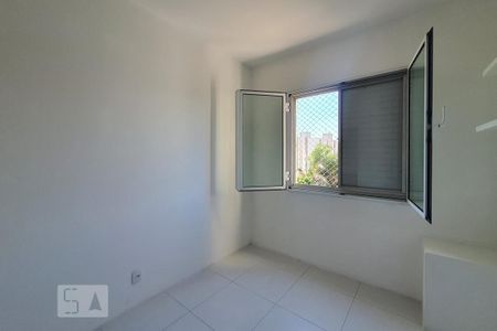 Quarto 1 de apartamento para alugar com 2 quartos, 60m² em Vila Firmiano Pinto, São Paulo