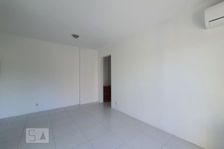 Sala de apartamento para alugar com 2 quartos, 60m² em Vila Firmiano Pinto, São Paulo