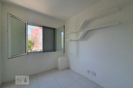 Quarto 1 de apartamento para alugar com 2 quartos, 60m² em Vila Firmiano Pinto, São Paulo
