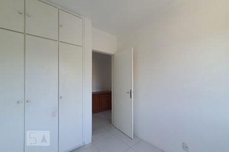 Quarto 1 de apartamento para alugar com 2 quartos, 60m² em Vila Firmiano Pinto, São Paulo