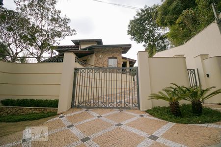 Casa de condomínio para alugar com 520m², 5 quartos e 4 vagas Casa de condomínio para alugar com 520m², 5 quartos e 4 vagasFachada