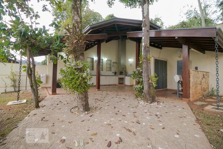 Casa de condomínio para alugar com 520m², 5 quartos e 4 vagas Casa de condomínio para alugar com 520m², 5 quartos e 4 vagasÁrea de Lazer