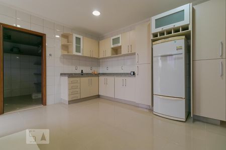 Casa de condomínio para alugar com 520m², 5 quartos e 4 vagas Casa de condomínio para alugar com 520m², 5 quartos e 4 vagasCozinha