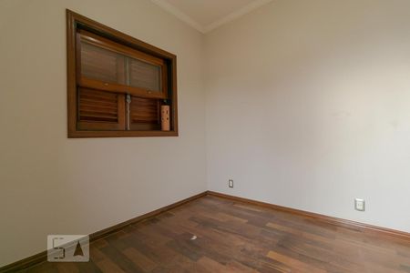 Casa de condomínio para alugar com 520m², 5 quartos e 4 vagas Casa de condomínio para alugar com 520m², 5 quartos e 4 vagasQuarto de Serviço