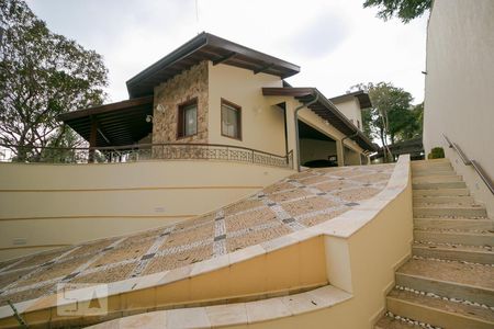 Casa de condomínio para alugar com 520m², 5 quartos e 4 vagas Casa de condomínio para alugar com 520m², 5 quartos e 4 vagasFachada