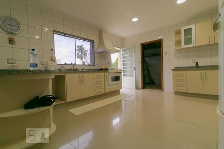 Casa de condomínio para alugar com 520m², 5 quartos e 4 vagas Casa de condomínio para alugar com 520m², 5 quartos e 4 vagasCozinha