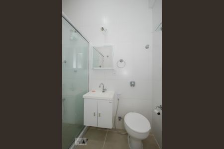 Banheiro de apartamento para alugar com 1 quarto, 50m² em Copacabana, Rio de Janeiro