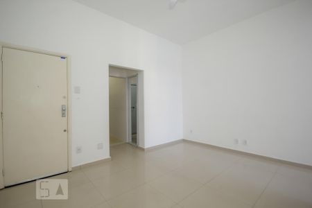 Sala de apartamento para alugar com 1 quarto, 50m² em Copacabana, Rio de Janeiro