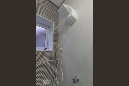 Banheiro de kitnet/studio para alugar com 1 quarto, 20m² em Vila Gomes, São Paulo