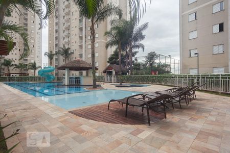 Apartamento à venda com 76m², 3 quartos e 2 vagas Apartamento à venda com 76m², 3 quartos e 2 vagasÁrea comum - Piscina