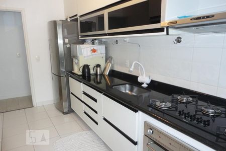 Apartamento à venda com 76m², 3 quartos e 2 vagas Apartamento à venda com 76m², 3 quartos e 2 vagasCozinha