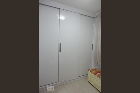 Apartamento à venda com 76m², 3 quartos e 2 vagas Apartamento à venda com 76m², 3 quartos e 2 vagasQuarto