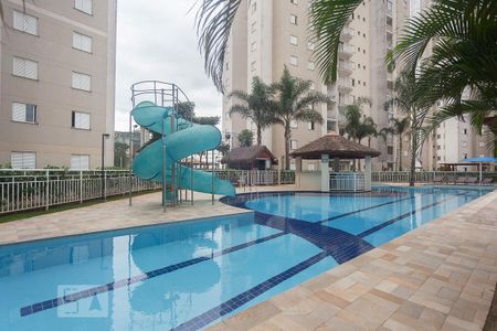 Apartamento à venda com 76m², 3 quartos e 2 vagas Apartamento à venda com 76m², 3 quartos e 2 vagasÁrea comum - Piscina