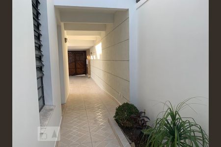 Casa para alugar com 184m², 3 quartos e 3 vagasCorredor