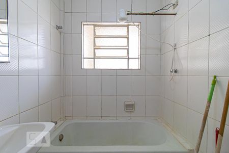 Banheiro de kitnet/studio para alugar com 1 quarto, 41m² em Santa Efigênia, São Paulo