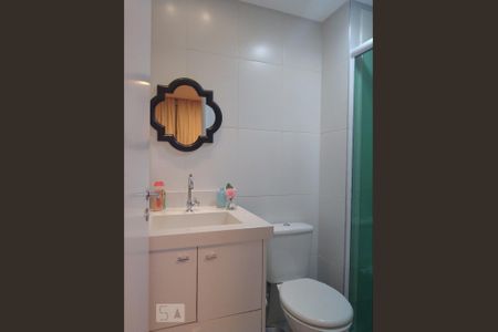 banheiro de apartamento para alugar com 2 quartos, 61m² em Vila Antonieta, São Paulo