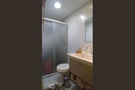Banheiro de apartamento para alugar com 2 quartos, 61m² em Vila Antonieta, São Paulo