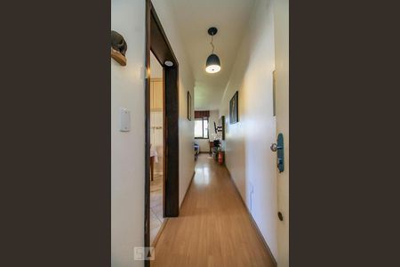 Corredor de apartamento para alugar com 3 quartos, 175m² em São João, Porto Alegre