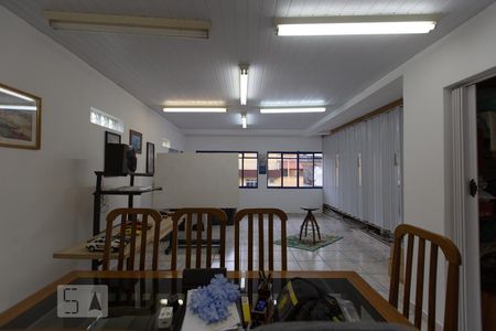 Casa à venda com 299m², 3 quartos e 2 vagas Casa à venda com 299m², 3 quartos e 2 vagasSalão de Festas