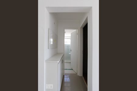 Corredor de apartamento para alugar com 1 quarto, 43m² em Vila Guarani (z Sul), São Paulo