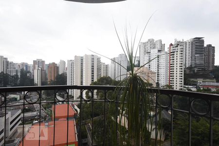 Apartamento à venda com 186m², 3 quartos e 2 vagasVaranda da Suíte 2