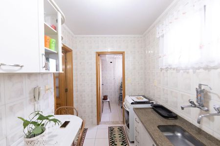 Cozinha de apartamento para alugar com 1 quarto, 48m² em Jardim Mutinga, São Paulo