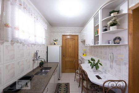 Cozinha de apartamento para alugar com 1 quarto, 48m² em Jardim Mutinga, São Paulo
