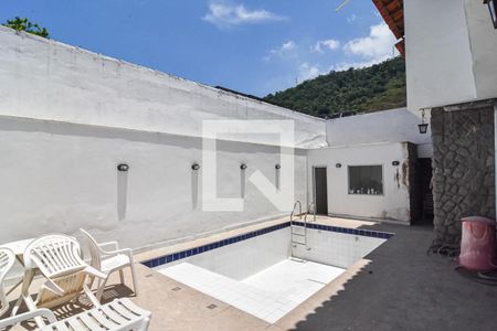 Casa à venda com 360m², 3 quartos e 1 vagaPiscina