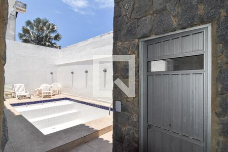 Casa à venda com 360m², 3 quartos e 1 vagaPiscina