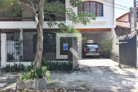 Casa à venda com 360m², 3 quartos e 1 vagaEntrada