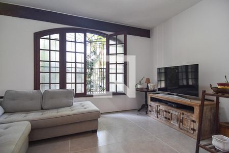 Sala de casa à venda com 3 quartos, 360m² em São Francisco, Niterói