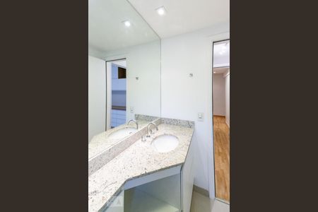 Apartamento à venda com 210m², 4 quartos e 2 vagasBanheiro do Quarto 3