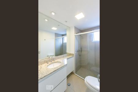 Apartamento à venda com 210m², 4 quartos e 2 vagasBanheiro do Quarto 1