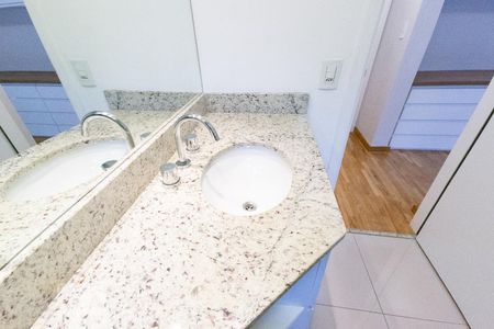 Apartamento à venda com 210m², 4 quartos e 2 vagasBanheiro do Quarto 3 - Torneira