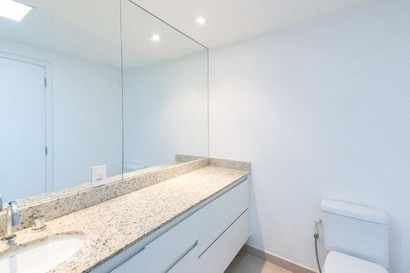 Apartamento à venda com 210m², 4 quartos e 2 vagasBanheiro do Quarto 4