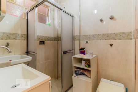 Banheiro de apartamento para alugar com 2 quartos, 50m² em Santa Efigênia, São Paulo