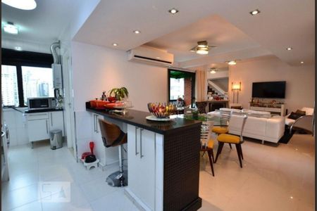 Apartamento à venda com 110m², 4 quartos e 2 vagasCozinha