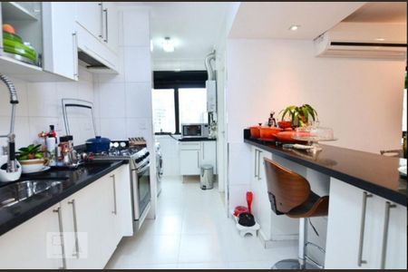 Apartamento à venda com 110m², 4 quartos e 2 vagasCozinha