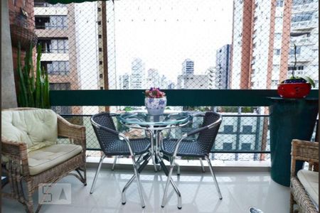 Apartamento à venda com 110m², 4 quartos e 2 vagasVaranda