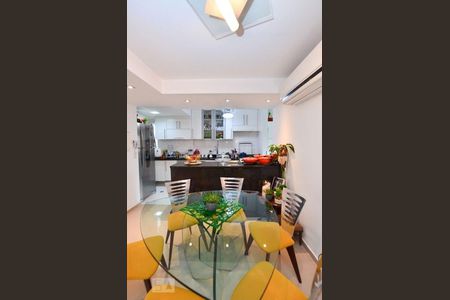 Sala de apartamento à venda com 4 quartos, 110m² em Pinheiros, São Paulo