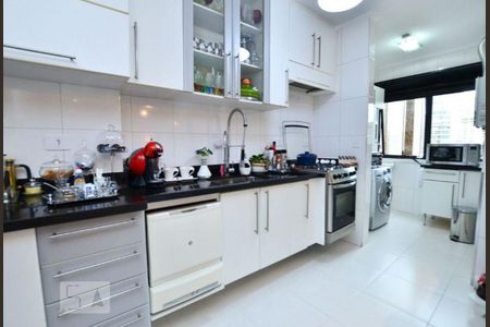 Apartamento à venda com 110m², 4 quartos e 2 vagasCozinha