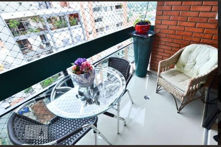 Apartamento à venda com 110m², 4 quartos e 2 vagasVaranda