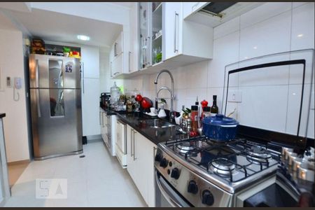 Apartamento à venda com 110m², 4 quartos e 2 vagasCozinha