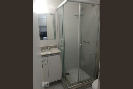 Banheiro de kitnet/studio para alugar com 1 quarto, 34m² em Rebouças, Curitiba